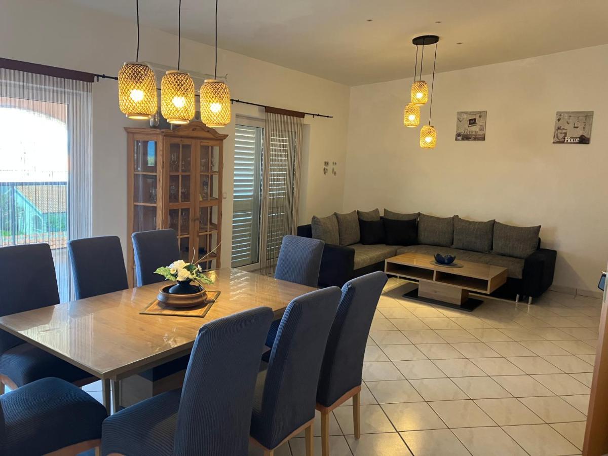 Apartmani Ivanic Vir Eksteriør billede