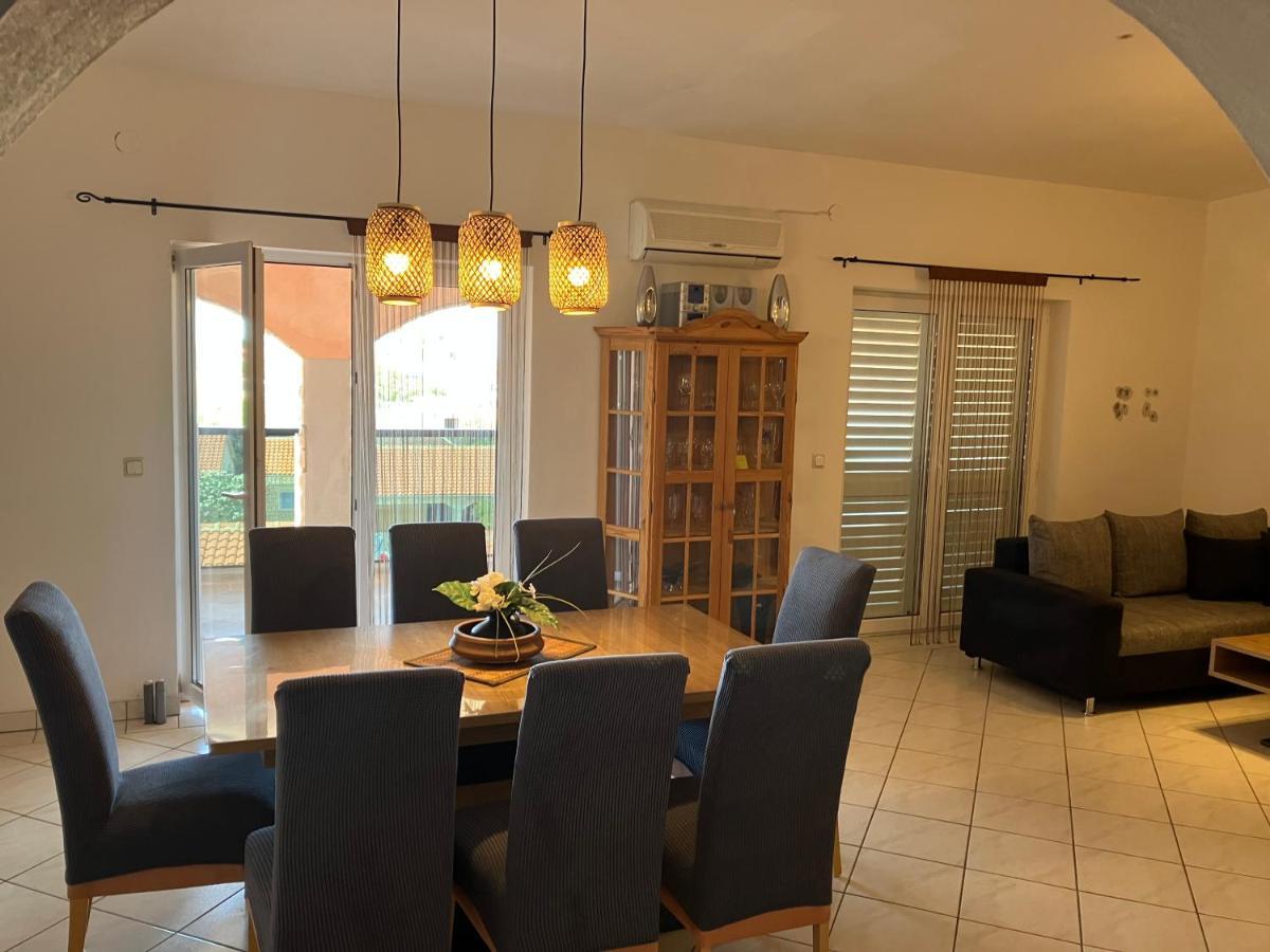 Apartmani Ivanic Vir Eksteriør billede